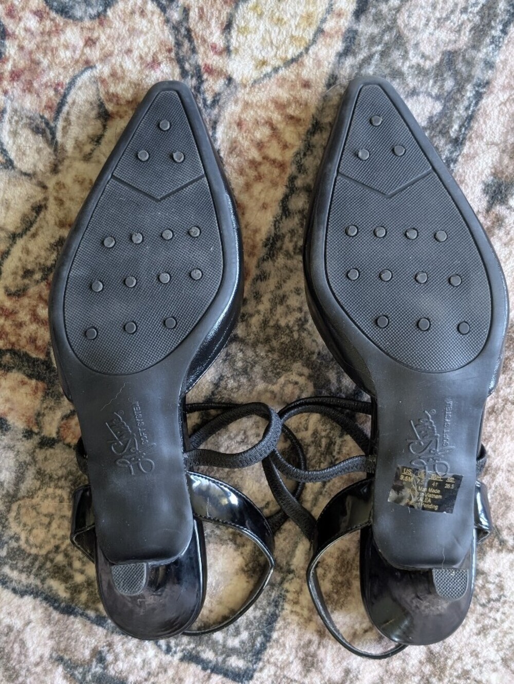 Size 9.5 Women's Shoes - Picture 6 of 15